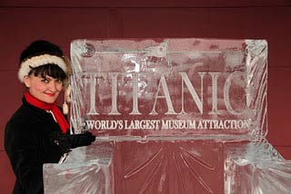 titanic-ice-carving
