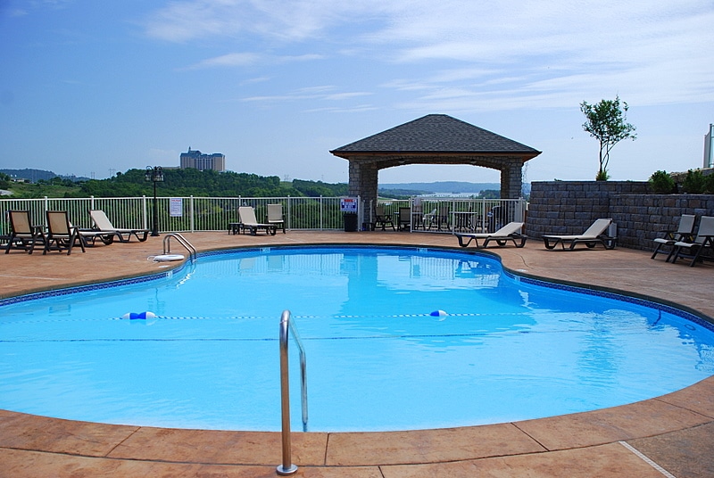2-bedroom-branson-lake-condos-pool