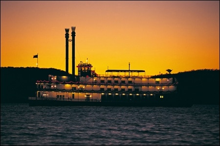 Showboat on the Table Rock Lake