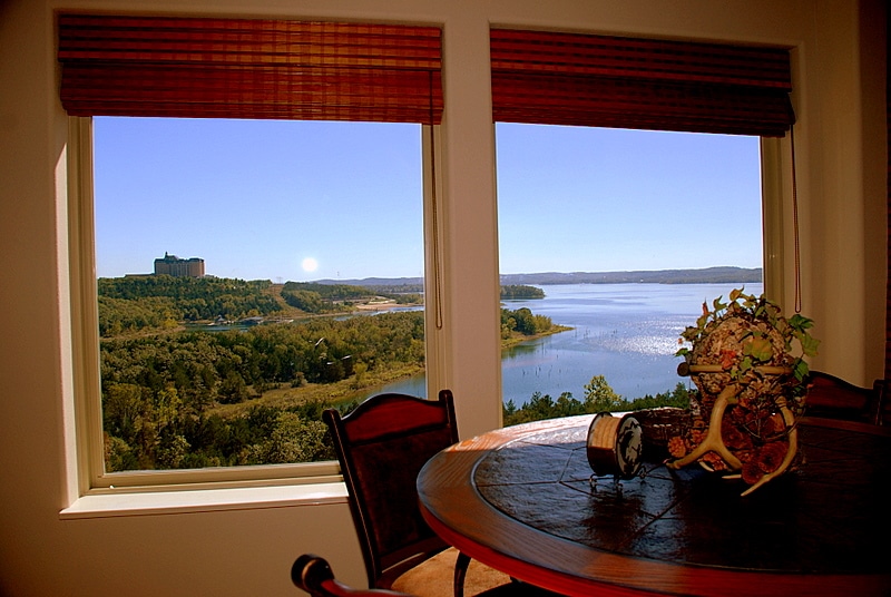 lakeview-condo-branson-sunroom