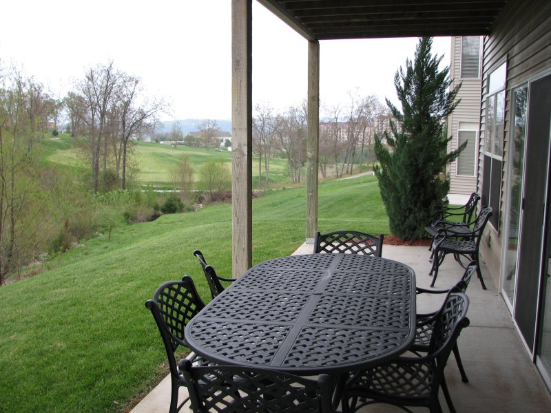 4-bedroom-branson-condo-porch